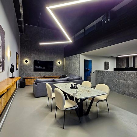 דירות טריקלה Industrial Loft מראה חיצוני תמונה