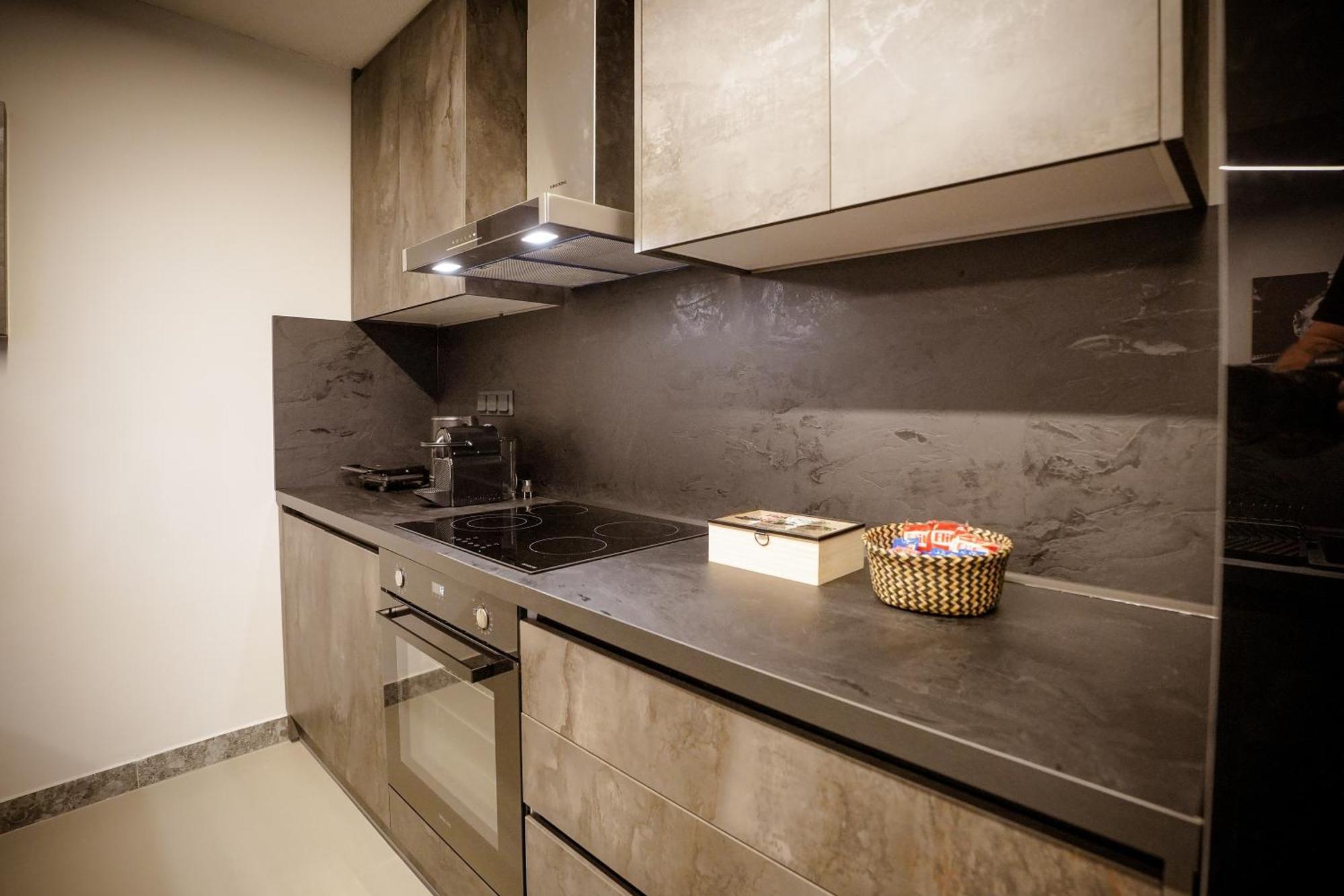 דירות טריקלה Industrial Loft מראה חיצוני תמונה