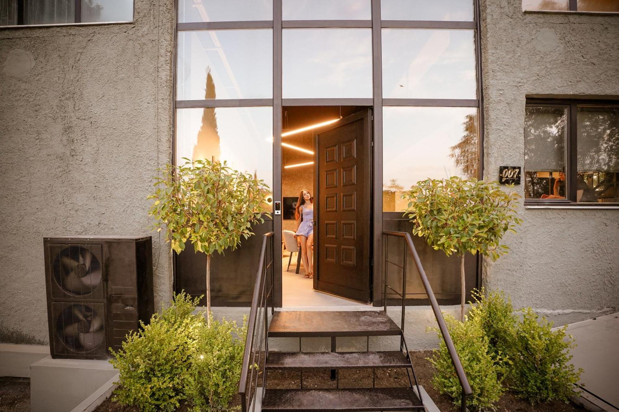 דירות טריקלה Industrial Loft מראה חיצוני תמונה