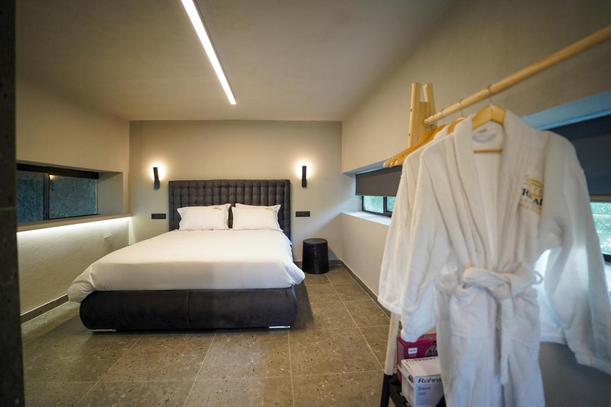דירות טריקלה Industrial Loft מראה חיצוני תמונה
