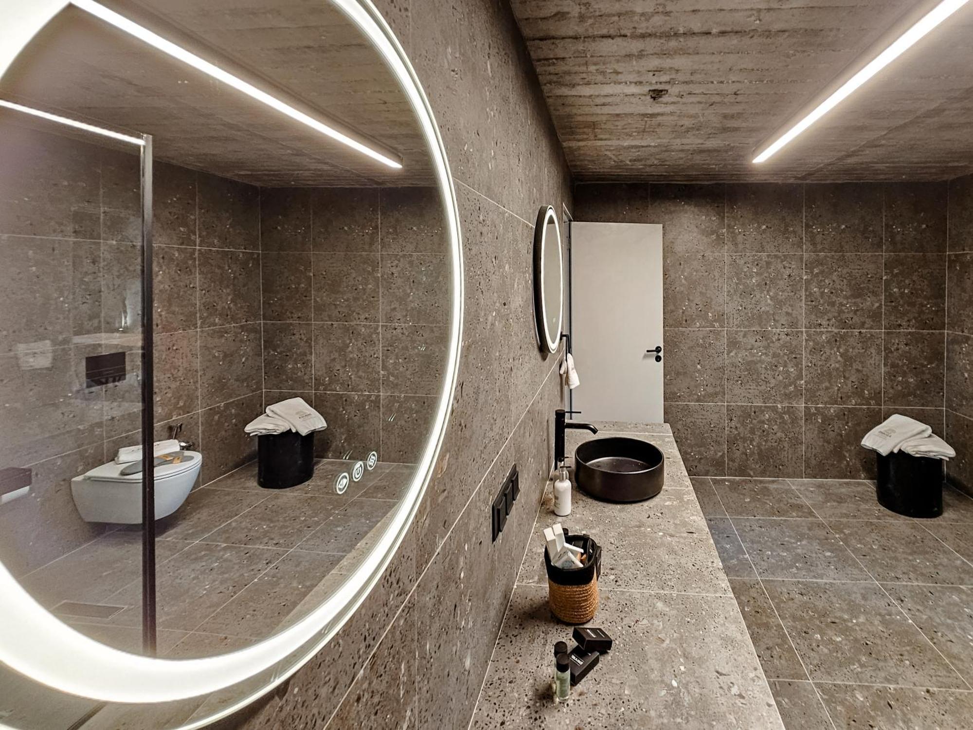 דירות טריקלה Industrial Loft מראה חיצוני תמונה
