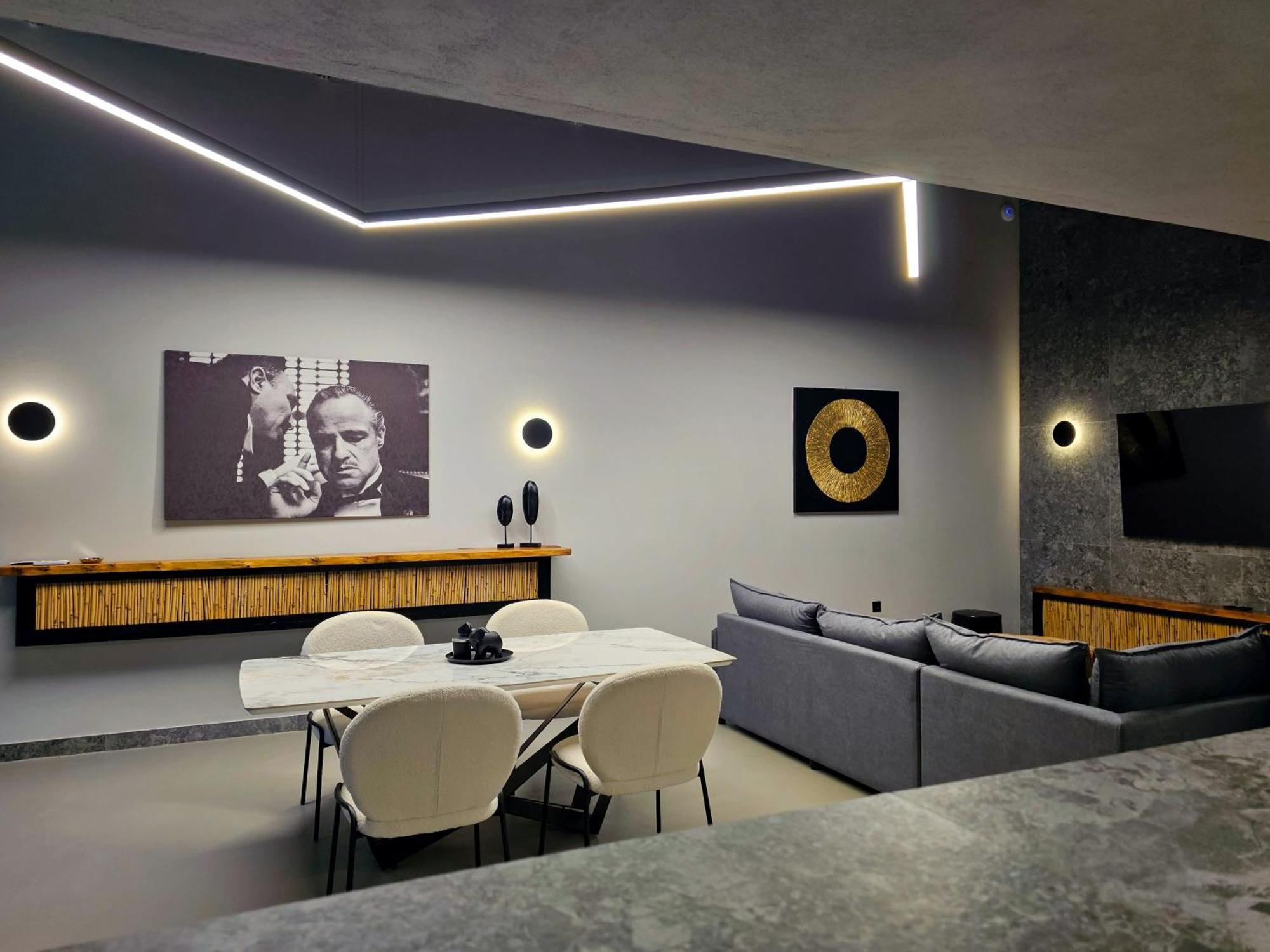 דירות טריקלה Industrial Loft מראה חיצוני תמונה