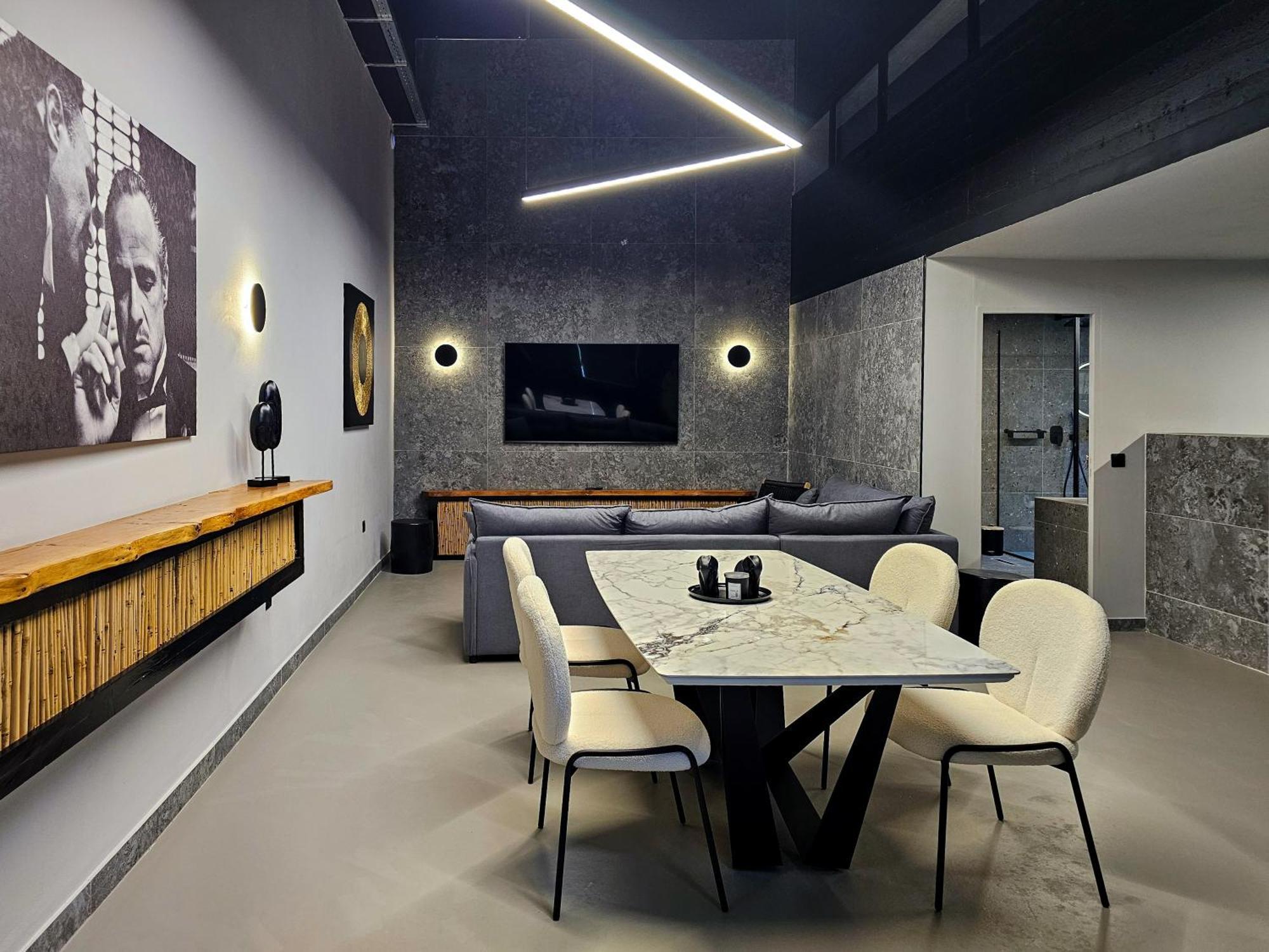 דירות טריקלה Industrial Loft מראה חיצוני תמונה